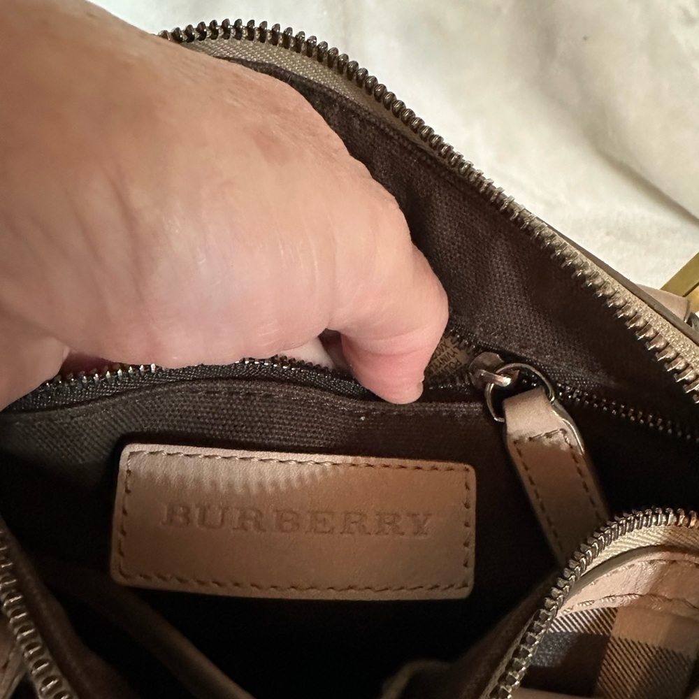 Smoked checked coated canvas Burberry authentic Small Chester check Boston bag. - Picture 9 of 16